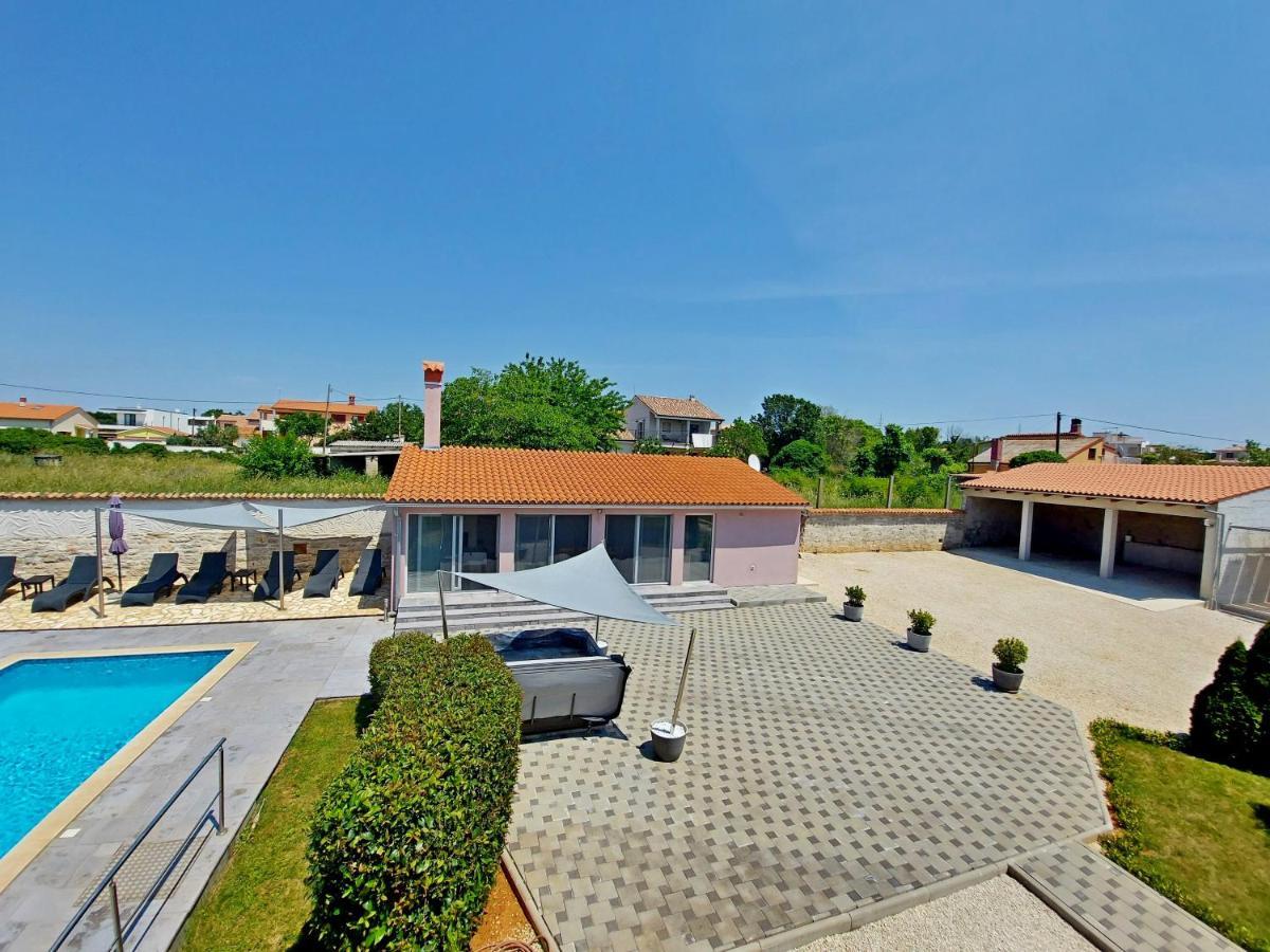 Villa Mattea Galižana Zewnętrze zdjęcie